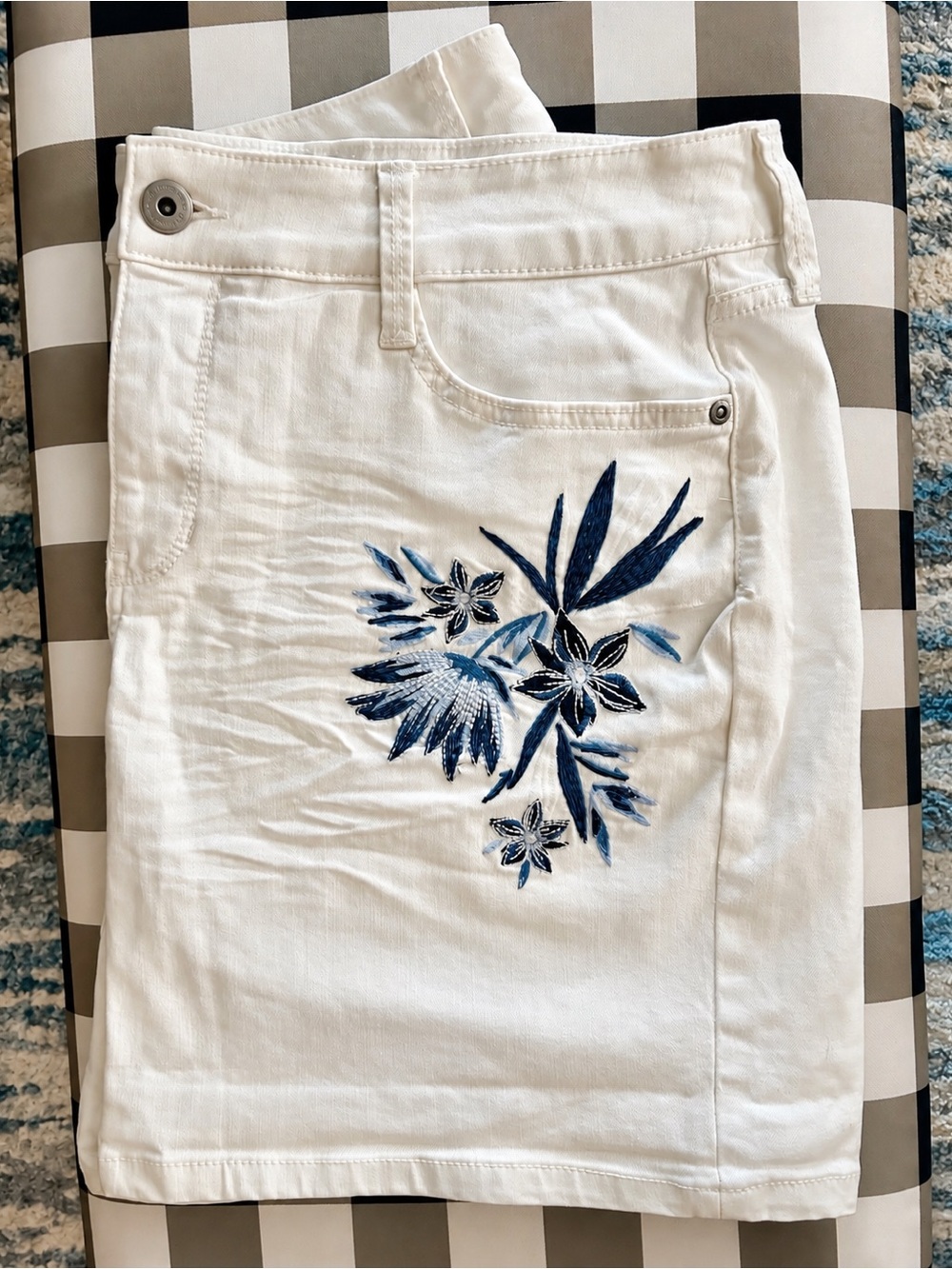 St. John's Bay White Denim Shorts with Navy Floral Embroidery Size 12